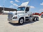 Used 2019 Freightliner Cascadia Day Cab 6x4, Semi Truck for sale #864964 - photo 1