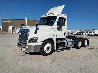 Used 2019 Freightliner Cascadia Day Cab 6x4, Semi Truck for sale #864965 - photo 1