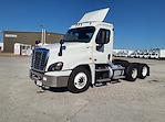 Used 2019 Freightliner Cascadia Day Cab 6x4, Semi Truck for sale #864965 - photo 1