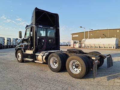 Used 2019 Freightliner Cascadia Day Cab 6x4, Semi Truck for sale #868842 - photo 2