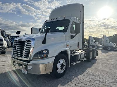 Used 2020 Freightliner Cascadia Day Cab 6x4, Semi Truck for sale #881255 - photo 1