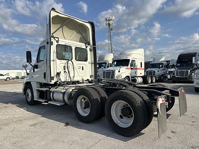 Used 2020 Freightliner Cascadia Day Cab 6x4, Semi Truck for sale #881255 - photo 2