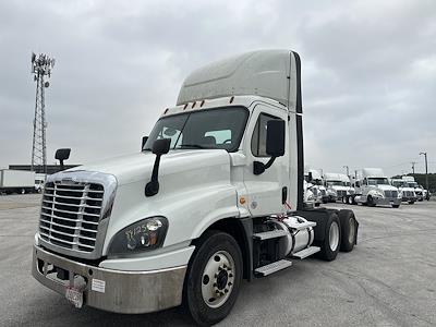 Used 2020 Freightliner Cascadia Day Cab 6x4, Semi Truck for sale #881257 - photo 1