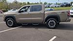 Used 2022 Nissan Frontier Crew Cab 4x4, Pickup for sale #2190Y - photo 7