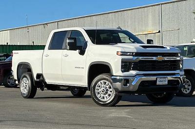 New 2025 Chevrolet Silverado 2500 LT Crew Cab 4WD, Pickup for sale #25780 - photo 1