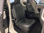 2019 Chrysler Pacifica FWD, Minivan #J221061A - photo 15