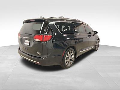 Used 2017 Chrysler Pacifica Limited FWD, Minivan for sale #J230260A - photo 2