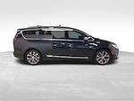 Used 2017 Chrysler Pacifica Limited FWD, Minivan for sale #J230260A - photo 8