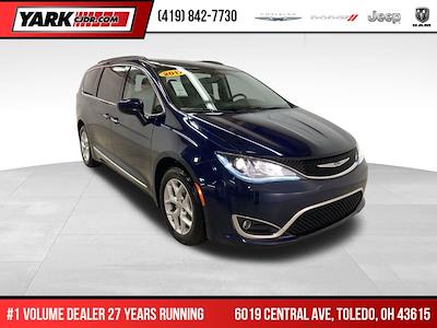 Used 2017 Chrysler Pacifica FWD, Minivan for sale #JP31371 - photo 1