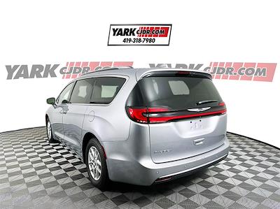 Used 2021 Chrysler Pacifica Touring L FWD, Minivan for sale #JP32824 - photo 2