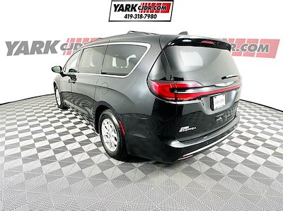 Used 2022 Chrysler Pacifica Touring L FWD, Minivan for sale #JP32828 - photo 2