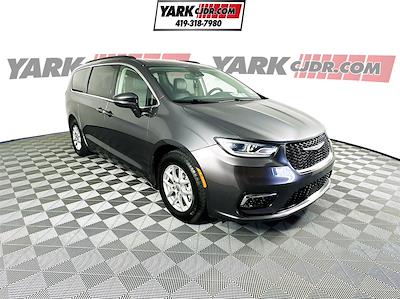 Used 2022 Chrysler Pacifica Touring L FWD, Minivan for sale #JP32839 - photo 1