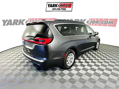 Used 2022 Chrysler Pacifica Touring L FWD, Minivan for sale #JP32839 - photo 2