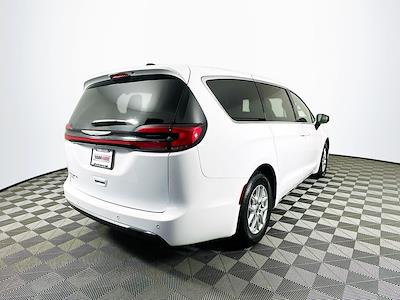 Used 2023 Chrysler Pacifica Touring FWD, Minivan for sale #JP33942 - photo 2