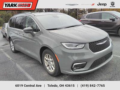 Used 2022 Chrysler Pacifica Touring L FWD, Minivan for sale #JP34058 - photo 1