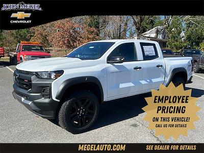 New 2024 Chevrolet Colorado Trail Boss Crew Cab 4x4, Pickup for sale #T244159 - photo 1