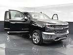 2017 Chevrolet Silverado 1500 Crew Cab 4WD, Pickup for sale #RB1521A - photo 22