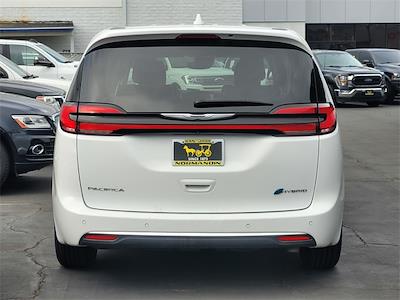 Used 2022 Chrysler Pacifica Touring L FWD, Minivan for sale #U222553R - photo 2