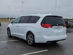 Used 2018 Chrysler Pacifica Limited FWD, Minivan for sale #JR116463 - photo 2