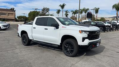 New 2025 Chevrolet Silverado 1500 LT Crew Cab 4WD, Pickup for sale #42066 - photo 1