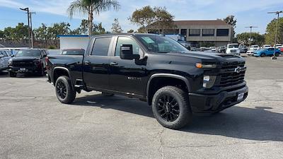 New 2025 Chevrolet Silverado 2500 Custom Crew Cab RWD, Pickup for sale #42157 - photo 1