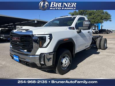 2025 GMC Sierra 3500 Regular Cab 4x4, Cab Chassis for sale #250052 - photo 1