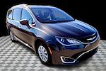 Used 2017 Chrysler Pacifica Touring L FWD, Minivan for sale #HR832020 - photo 7