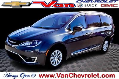 Used 2017 Chrysler Pacifica Touring L FWD, Minivan for sale #HR832020 - photo 1