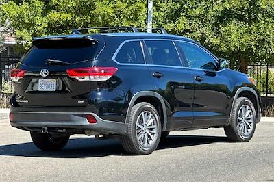 2018 Toyota Highlander FWD, SUV for sale #C3754 - photo 2