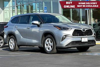 Used 2022 Toyota Highlander LE FWD, SUV for sale #C3848RT - photo 1