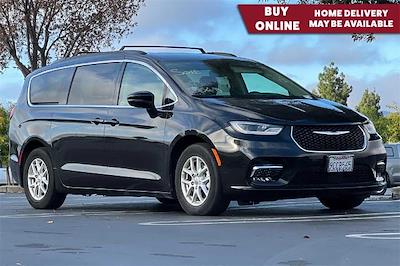 Used 2022 Chrysler Pacifica Touring L FWD, Minivan for sale #C3861RT - photo 1