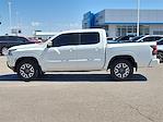 Used 2022 Nissan Frontier SV Crew Cab 4x4, Pickup for sale #24G552A - photo 7