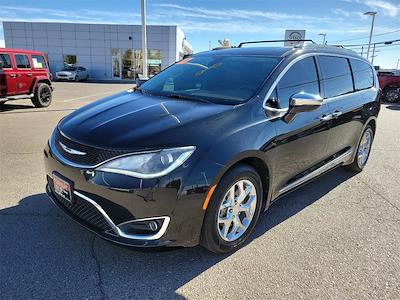 Used 2017 Chrysler Pacifica Limited FWD, Minivan for sale #P23312A - photo 1