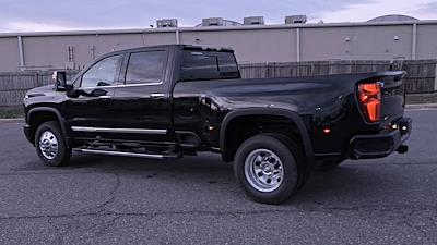 2025 Chevrolet Silverado 3500 Crew Cab 4WD, Pickup for sale #250533 - photo 2