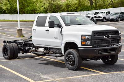 New 2024 Chevrolet Silverado 5500 Work Truck Crew Cab 4WD, Cab Chassis for sale #2458010 - photo 1