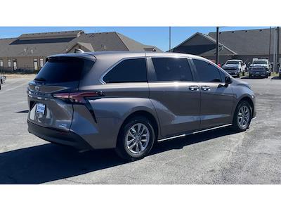 Used 2022 Toyota Sienna XLE FWD, Minivan for sale #229271T - photo 2