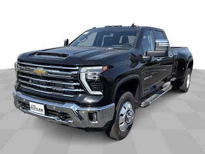 2025 Chevrolet Silverado 3500 Crew Cab 4WD, Pickup for sale #109929 - photo 1