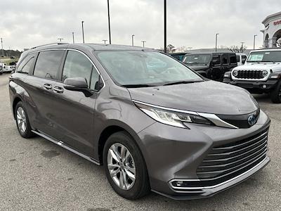 Used 2022 Toyota Sienna Limited FWD, Minivan for sale #803420A - photo 1