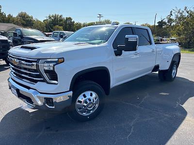 2025 Chevrolet Silverado 3500 Crew Cab 4x4, Pickup for sale #3261T - photo 1