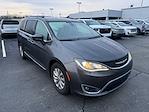 Used 2017 Chrysler Pacifica Touring L FWD, Minivan for sale #25W1778A - photo 4