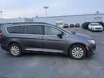 Used 2017 Chrysler Pacifica Touring L FWD, Minivan for sale #25W1778A - photo 5