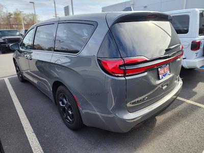 Used 2022 Chrysler Pacifica Hybrid Touring L FWD, Minivan for sale #C102542T - photo 2
