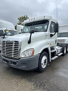 Used 2016 Freightliner Cascadia Day Cab 6x4, Semi Truck for sale #357431 - photo 1