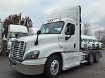 Used 2016 Freightliner Cascadia Day Cab 6x4, Semi Truck for sale #647209 - photo 1