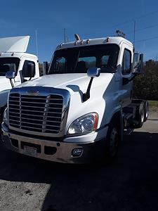 Used 2017 Freightliner Cascadia Day Cab 6x4, Semi Truck for sale #667134 - photo 1