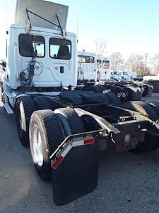 Used 2017 Freightliner Cascadia Day Cab 6x4, Semi Truck for sale #671375 - photo 2