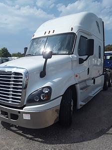 Used 2019 Freightliner Cascadia Sleeper Cab 6x4, Semi Truck for sale #806103 - photo 1