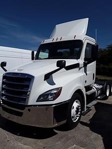 Used 2019 Freightliner Cascadia Day Cab 6x4, Semi Truck for sale #866112 - photo 1