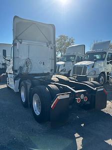 2019 Freightliner Cascadia Day Cab 6x4, Semi Truck for sale #870322 - photo 2