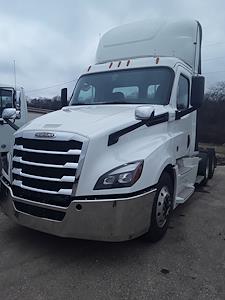 Used 2020 Freightliner Cascadia Day Cab 6x4, Semi Truck for sale #877556 - photo 1